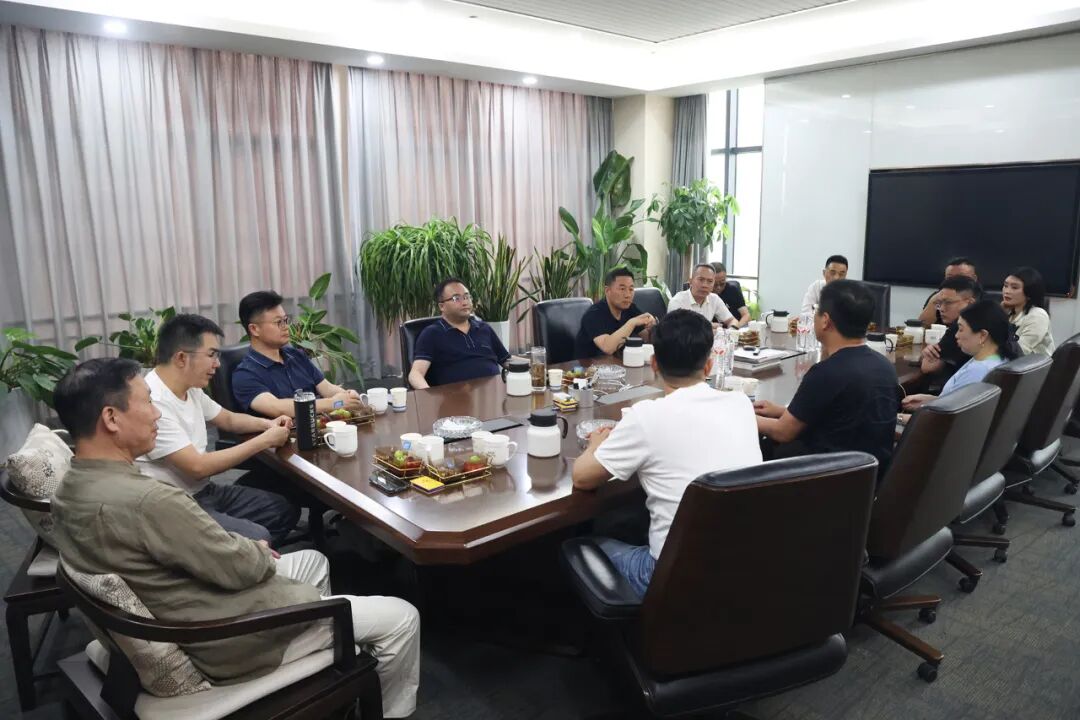全墨西哥華人華僑總會(huì)耶天慧會(huì)長(zhǎng)再度到訪(fǎng)迅鐳激光續(xù)寫(xiě)合作新篇章(圖4)